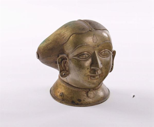 Scultura in bronzo dorato raffigurante testa femminile, Tailandia