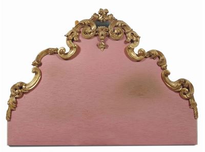 Testiera di Letto Montata con Frammenti in Legno Intagliato e Dorato, XVIII Secolo