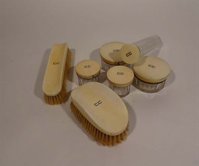 Set di 8 Pezzi in Cristallo e Osso Siglato “ C C “set