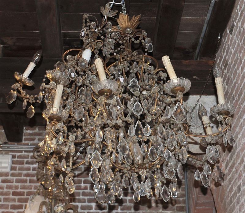 Due lampadari diversi  - Auction OnLine Auction 2-2013 - Cambi Casa d'Aste