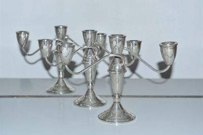 Lotto di Tre Candelieri a Tre Luci in Sterling