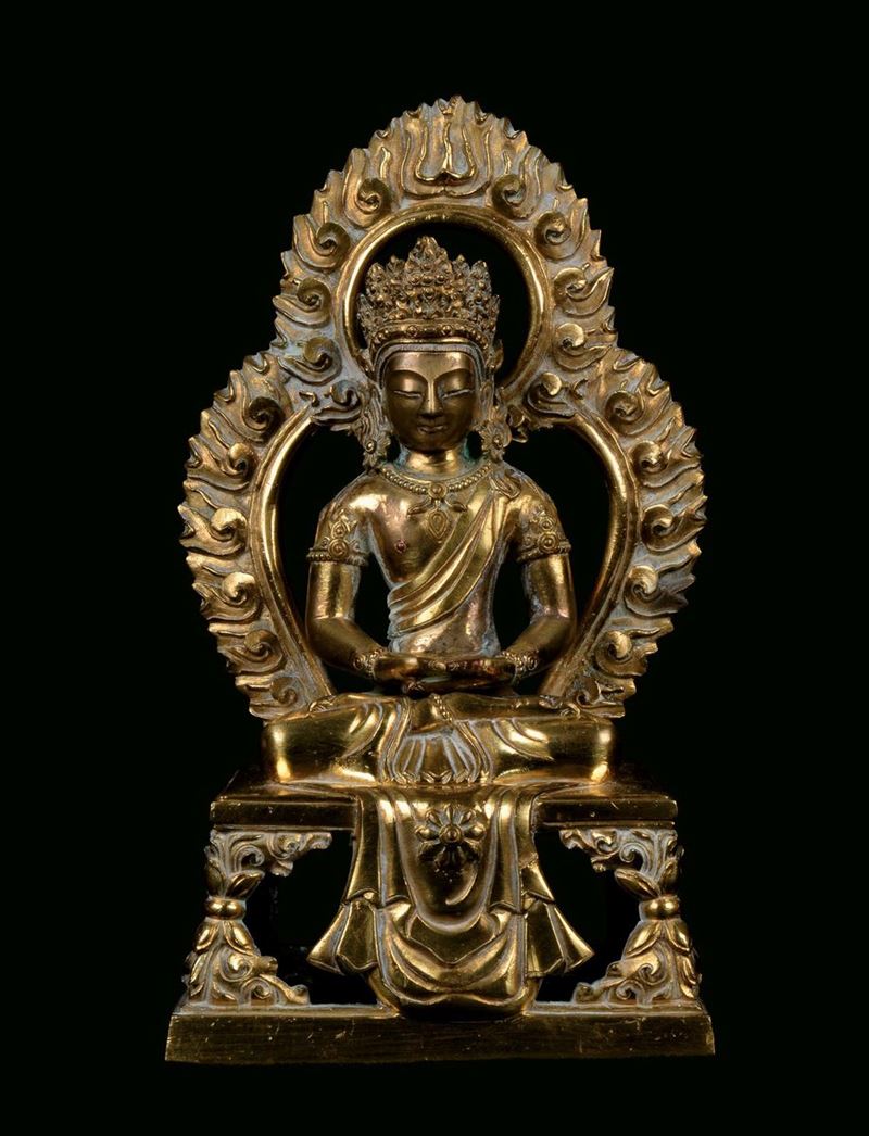 Gilt bronze Amitayus, China, Qing Dynasty, 18th century, cm 20  - Auction Fine Chinese Works of Art - Cambi Casa d'Aste