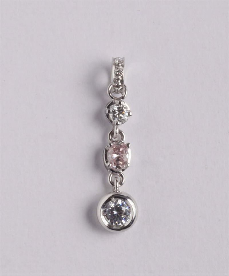 Pendente con due diamanti bianchi ed uno rosa naturale  - Auction Silvers, Ancient and Contemporary Jewels - Cambi Casa d'Aste