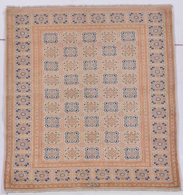 A Persia Keshan rug mid 20th century.Signed Shadsar good condition.