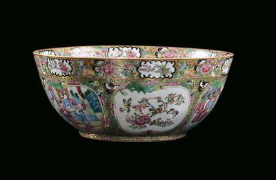 Catino in Porcellana con Decoro Canton, Cina, Dinastia Qing, Fine del XIX Secolo