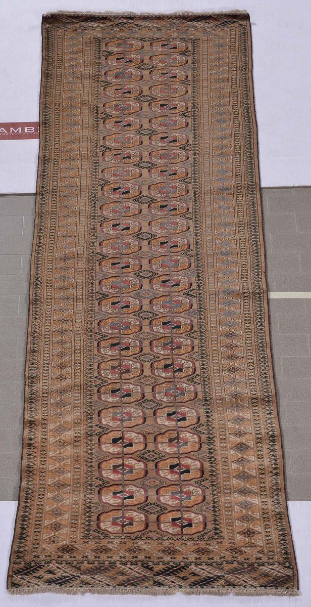 Passatoia Bukara, inizio XX secolo  - Asta Arredi e Oggetti d'Arte da Importanti Collezioni Private - Cambi Casa d'Aste