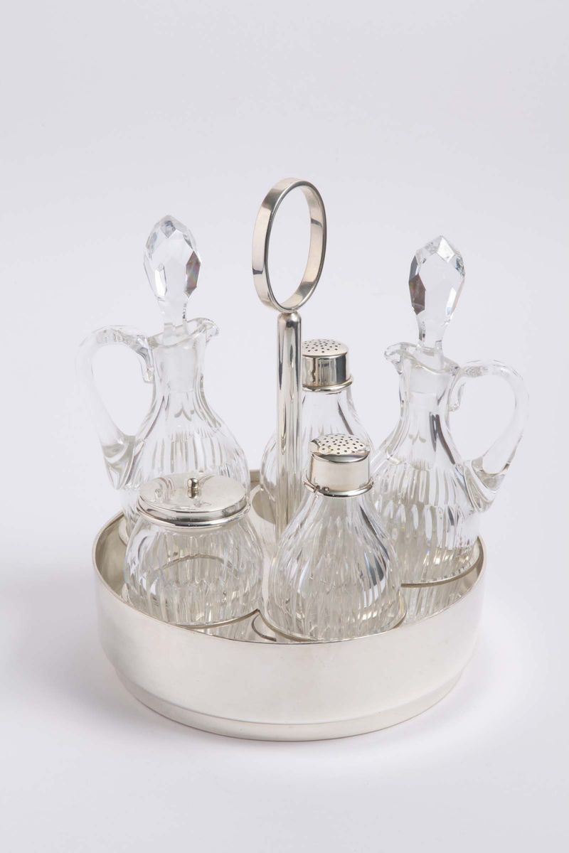 Oliera in argento con sei ampolle in cristallo  - Asta Argenti e Gioielli Antichi e Contemporanei - Cambi Casa d'Aste