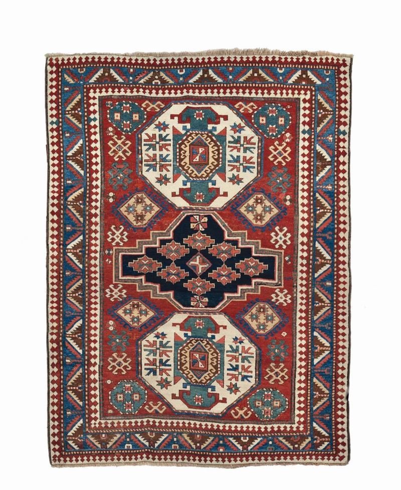 A Caucaso Kazak carpet begin 20th century. Overall good condition.  - Auction Ancient Carpets - Cambi Casa d'Aste