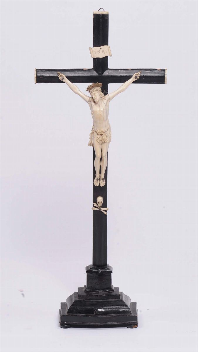 Crocifisso in avorio, XIX secolo  - Asta Antiquariato e Dipinti Antichi - II - Cambi Casa d'Aste