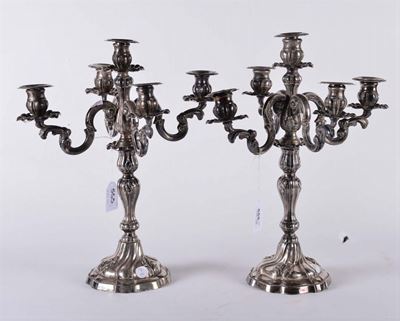 Coppia di Candelabri in Argento a Cinque Fiamme di Gusto Barocchetto Genovese