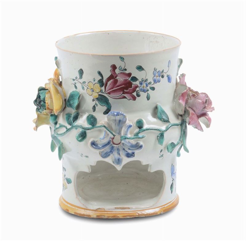 Veilleuse in maiolica con decoro alla rosa, Jacques Boselly, Savona XVIII secolo  - Asta Maioliche Italiane dal XVI al XVIII Secolo - Cambi Casa d'Aste