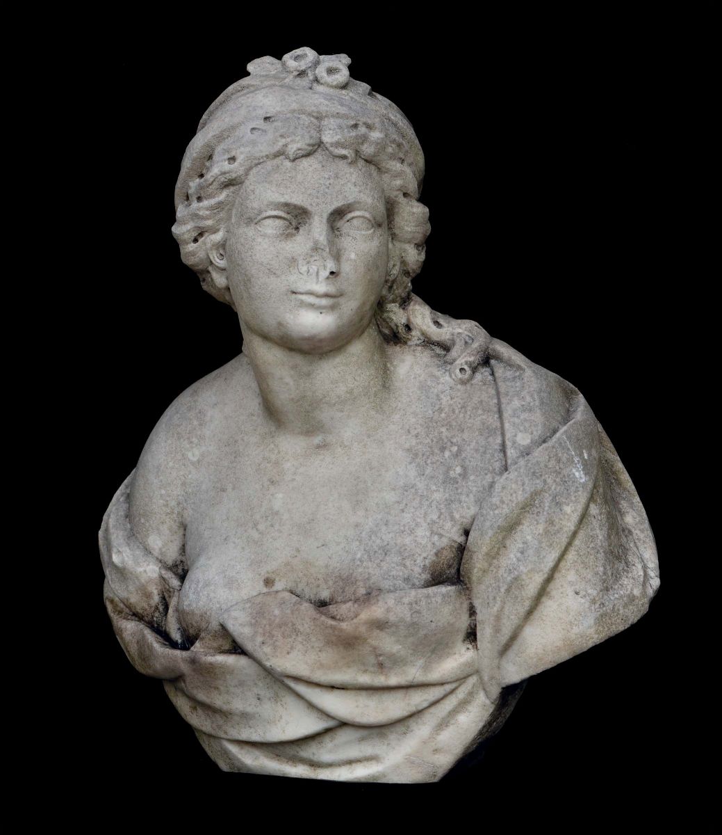 Cappia di Busti Femminili in Marmo Bianco, XVIII Secolo