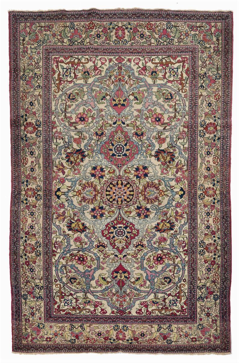 AN Isfahan rug early 20th century. Overall good condition.  - Auction Ancient Carpets - Cambi Casa d'Aste