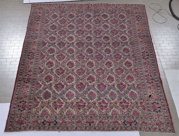 A Persia Teheran carpet early 20th century. Good condition.