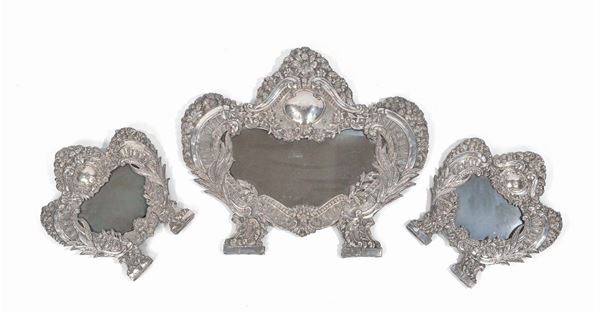 Cartaglorie in lamina d’argento sbalzata e cesellata,  punzoni di Venezia, prima metà del XIX secolo
