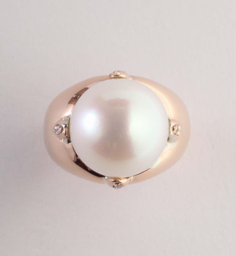 Anello con perla e piccoli diamanti  - Asta Argenti e Gioielli Antichi e Contemporanei - Cambi Casa d'Aste