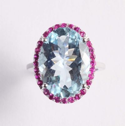 Anello con Acquamarina e Rubini a Contorno