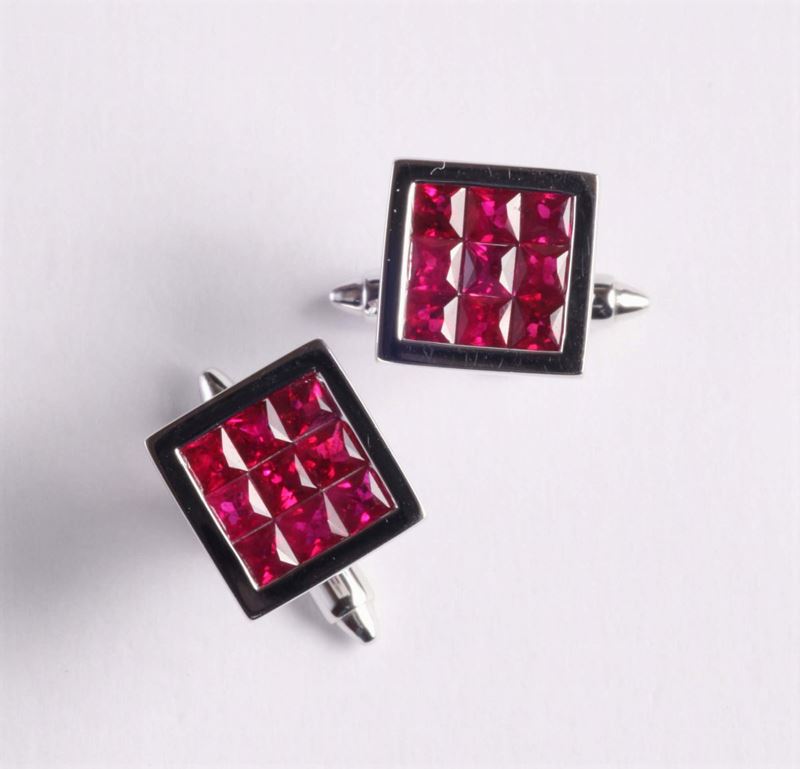 Bottoni da polso con rubini taglio carrè  - Asta Argenti e Gioielli Antichi e Contemporanei - Cambi Casa d'Aste