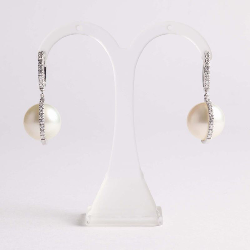Orecchini con perla Australia e diamanti  - Auction Silvers, Ancient and Contemporary Jewels - Cambi Casa d'Aste