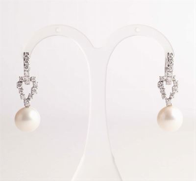 Orecchini con Diamanti e Perla Bianca