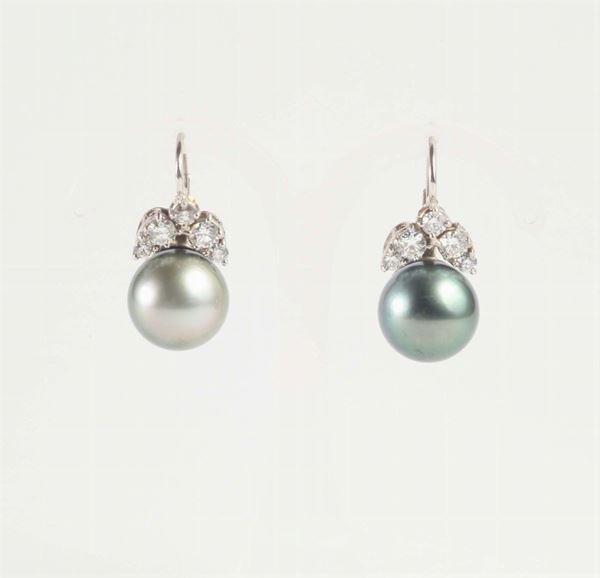 Orecchini perla Tahiti con diamanti sul top