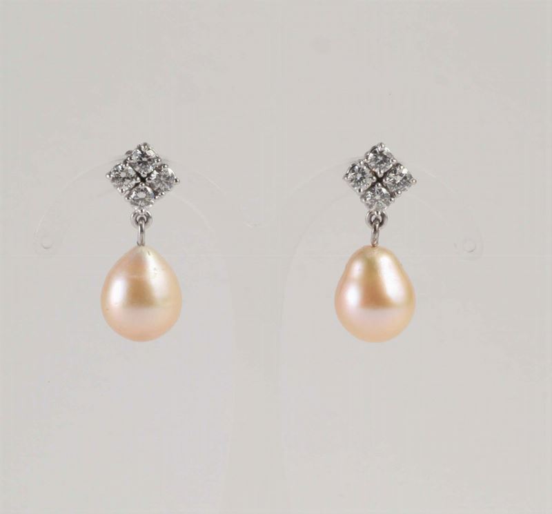 Orecchini con perla rosa e diamanti  - Auction Silvers, Ancient and Contemporary Jewels - Cambi Casa d'Aste