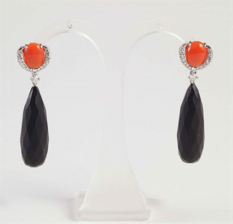 Orecchini pendenti con jet, corallo e diamanti  - Auction Silvers, Ancient and Contemporary Jewels - Cambi Casa d'Aste