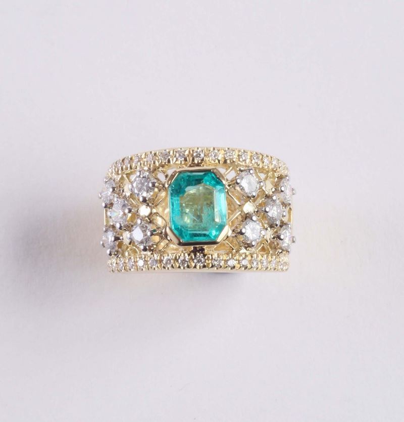 Anello con diamanti e smeraldo centrale  - Auction Silvers, Ancient and Contemporary Jewels - Cambi Casa d'Aste