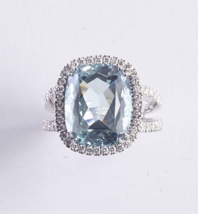Anello con Acquamarina e Diamanti