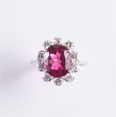 Anello con Rubellite e Diamanti a Contorno