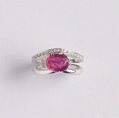 Anello con Rubino e Diamanti Huit Huit