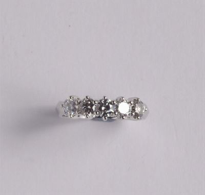 Demi-riviére con Cinque Diamanti Taglio Brillante