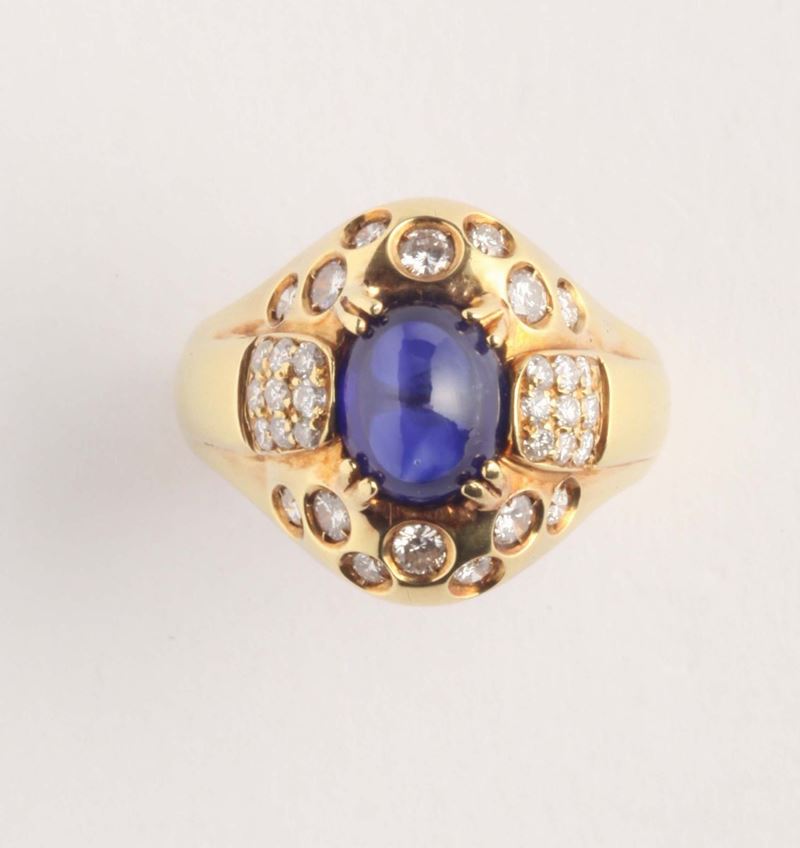 Anello con zaffiro cabochon di ct 2,50 circa e diamanti per ct 0,50 circa  - Asta Argenti e Gioielli Antichi e Contemporanei - Cambi Casa d'Aste
