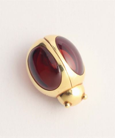 Pomellato, Spilla Coccinella con Granato