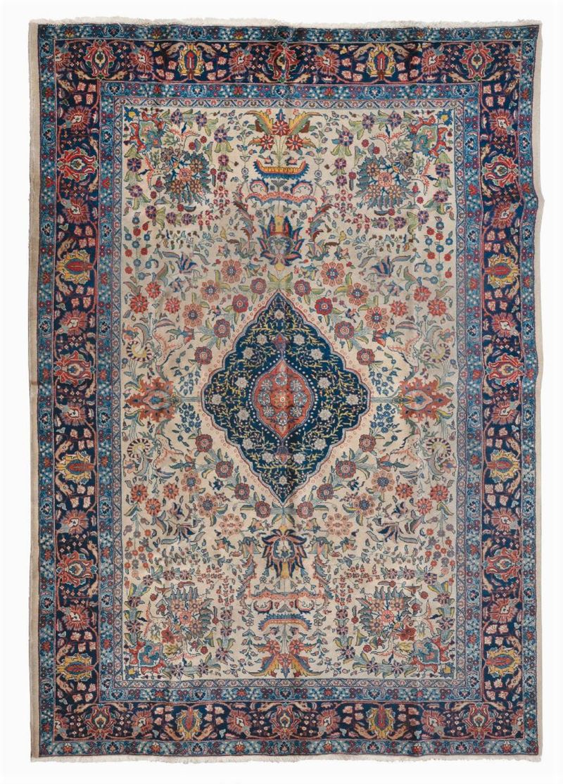 A Persia Tabriz carpet early 20th century. Slight wear.  - Auction Antique and Old Masters - II - Cambi Casa d'Aste