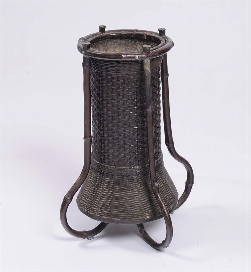 Vaso in bronzo, Cina XX secolo  - Asta Antiquariato e Dipinti Antichi - II - Cambi Casa d'Aste