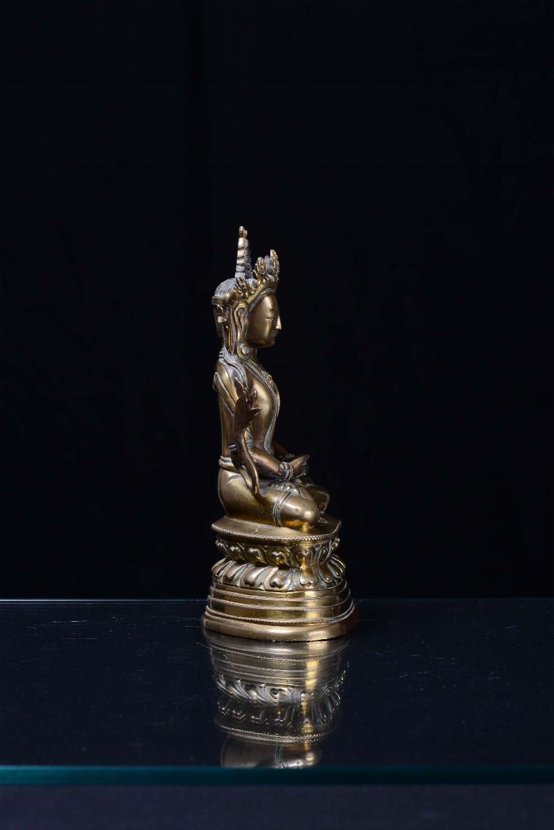 Amitayus Seduta su Fiore di Loto in Bronzo Dorato, Cina, Dinastia Qing, Epoca Qianlong (1736-1795...