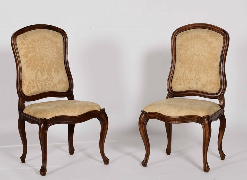 Due sedie in stile Luigi XV  - Asta Antiquariato V | Asta a Tempo - Cambi Casa d'Aste