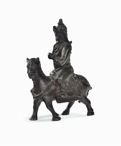 Scultura di Guerriero a Cavallo in Bronzo a Patina Scura, Cina, Dinastia Ming, XVII Secolo