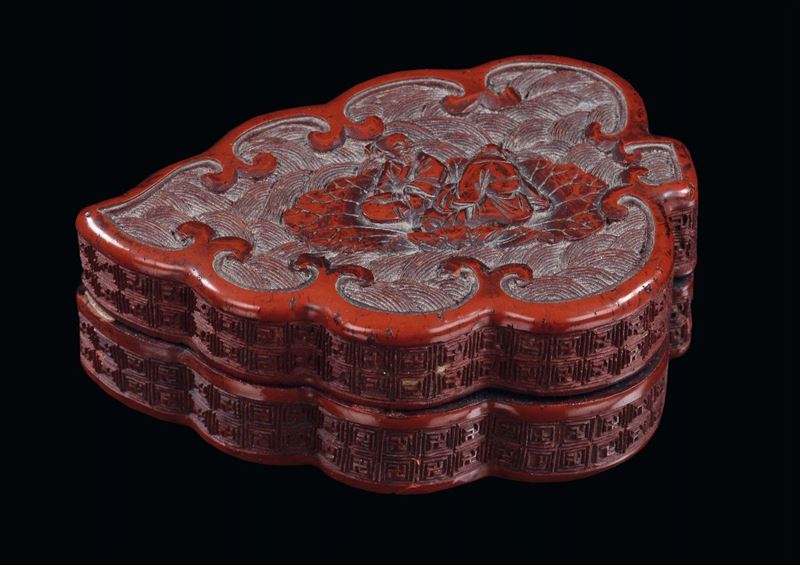Small red lacquer box in the shape of a leaf, China, Qing Dynasty, 19th century cm 9,5x5,5x4  - Auction Fine Chinese Works of Art - Cambi Casa d'Aste