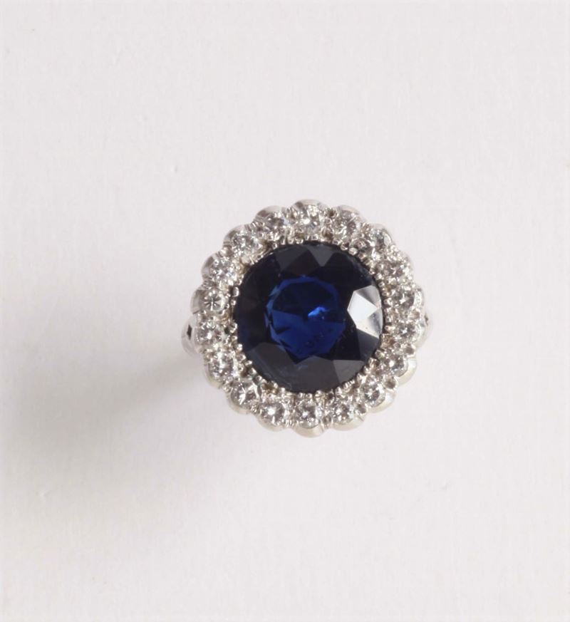 Anello con zaffiro Australia e diamanti  - Auction Silvers, Ancient and Contemporary Jewels - Cambi Casa d'Aste