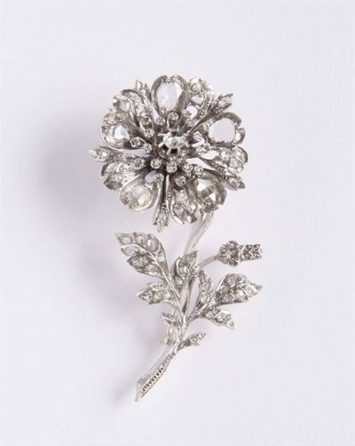 Spilla a Forma di Fiore con Diamanti di Vecchio Taglio