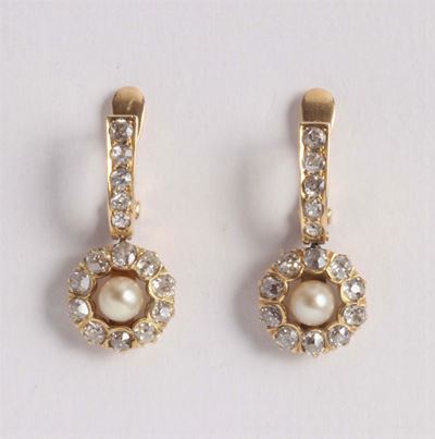 Orecchini con Piccola Perla e Diamanti