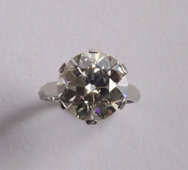 Anello solitaire con diamante di vecchio taglio di ct 6,00 circa