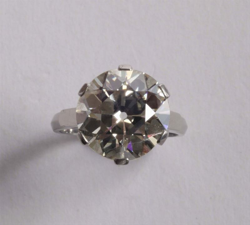 Anello solitaire con diamante di vecchio taglio di ct 6,00 circa  - Auction Silvers, Ancient and Contemporary Jewels - Cambi Casa d'Aste