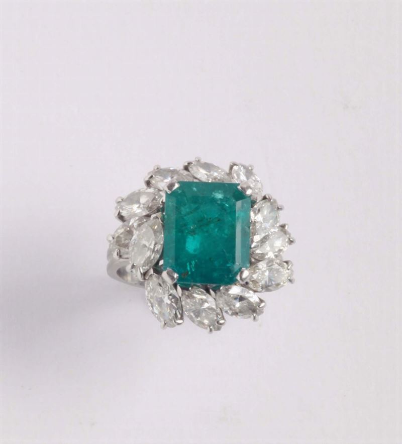Anello con smeraldo e diamanti taglio fantasia  - Auction Silvers, Ancient and Contemporary Jewels - Cambi Casa d'Aste