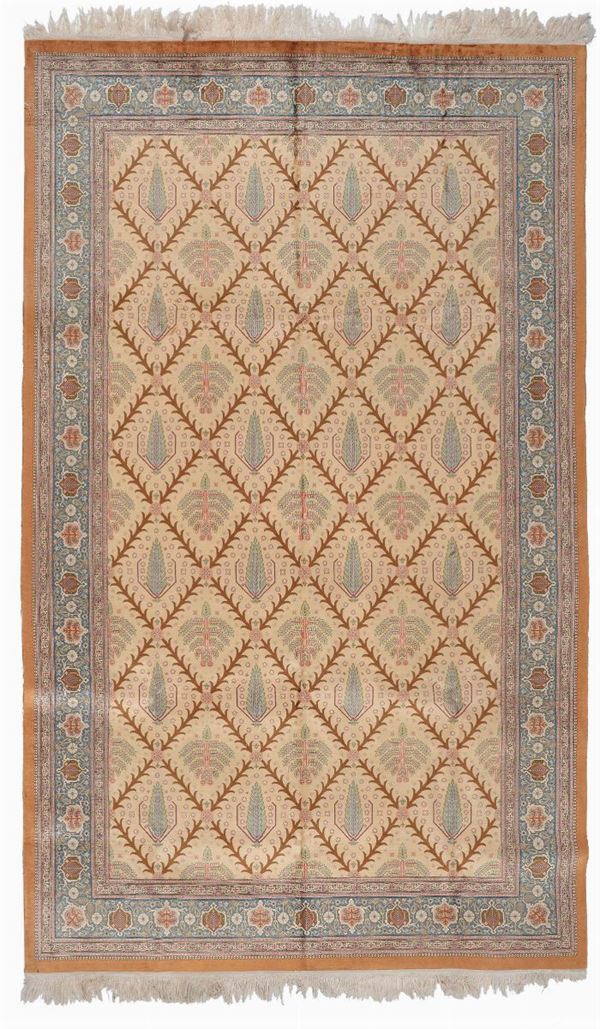 A Persia Kum rug in silk 20th century. Very good condition.