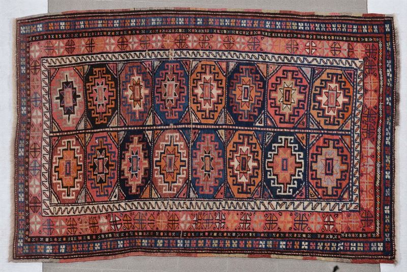 A Caucaso Shirvan rug end 19th early 20th century.Good condition.  - Auction Ancient Carpets - Cambi Casa d'Aste