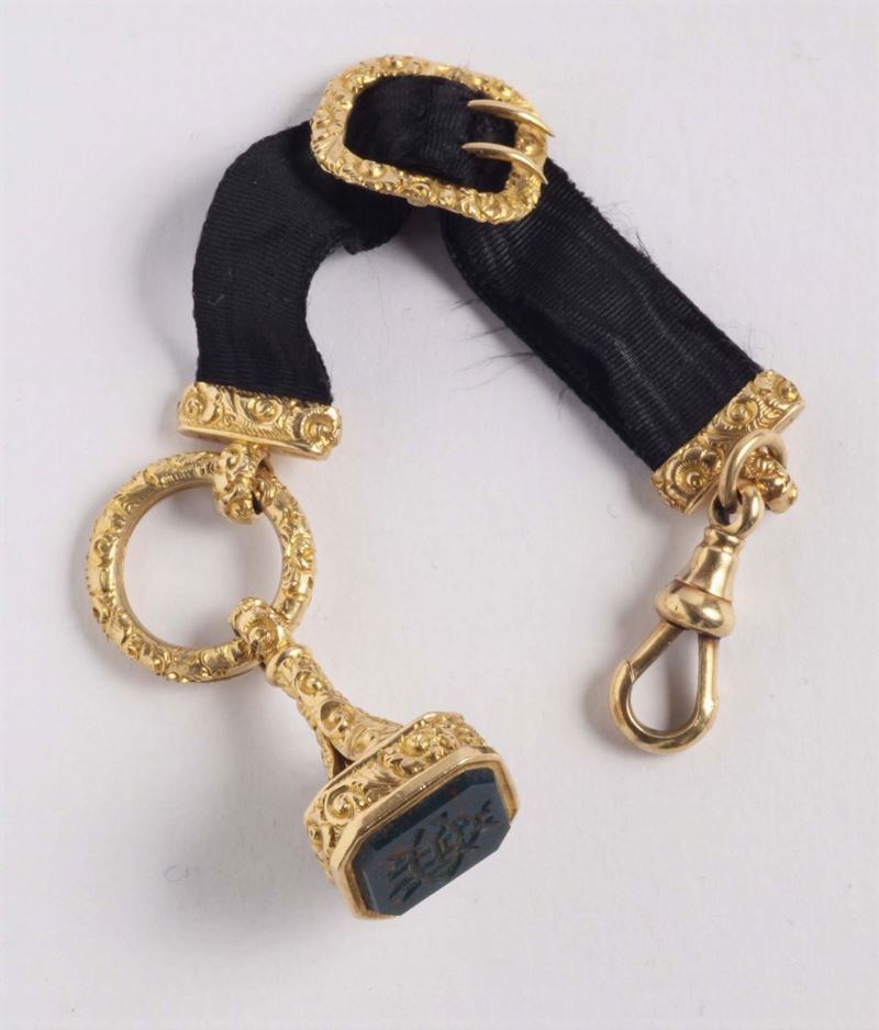 Chatelin vittoriano con diaspro sanguigno  - Asta Argenti e Gioielli Antichi e Contemporanei - Cambi Casa d'Aste