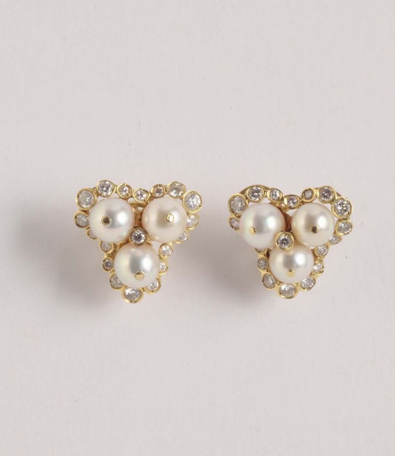Orecchini con tre perle e diamanti  - Asta Argenti e Gioielli Antichi e Contemporanei - Cambi Casa d'Aste